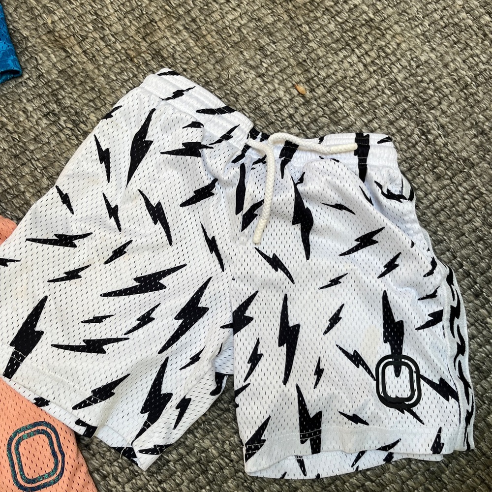 Kids Lightning Print Shorts - White Overtime YXL. GREAT COND